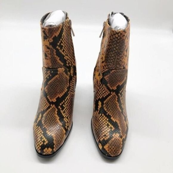 STEVE MADDEN Dallas Bootie - Picture 3 of 9